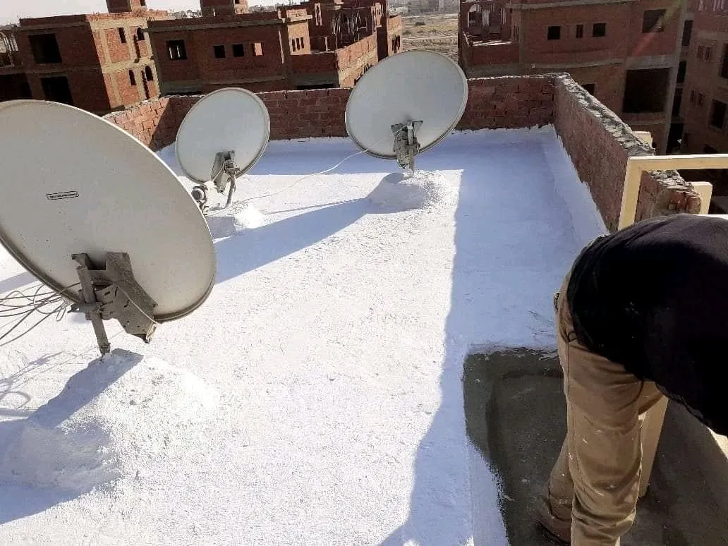 معلم عازل في خميس مشيط
